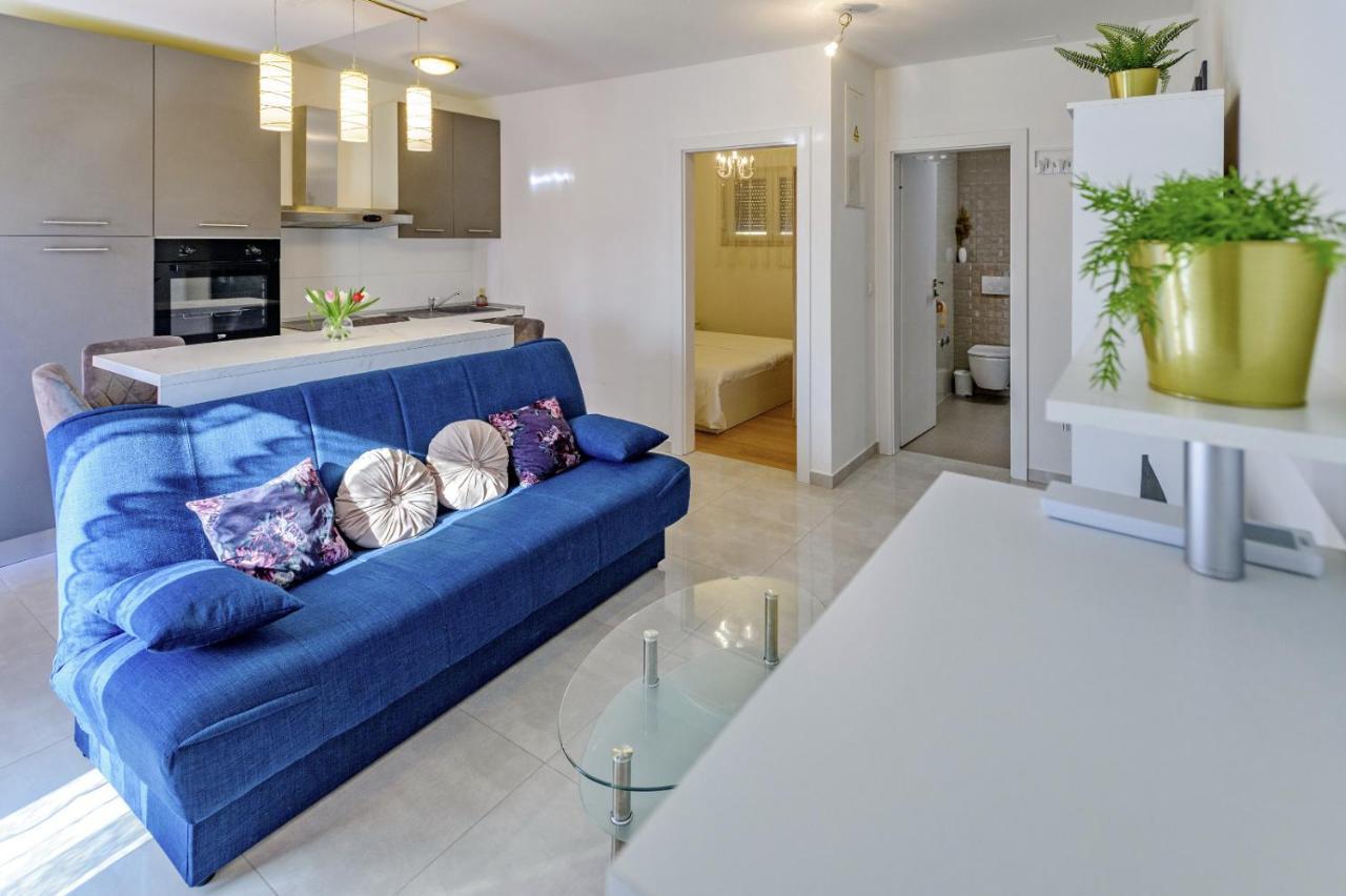 Holiday Apartment Zadar - With Summer Balcony And Parking Bagian luar foto