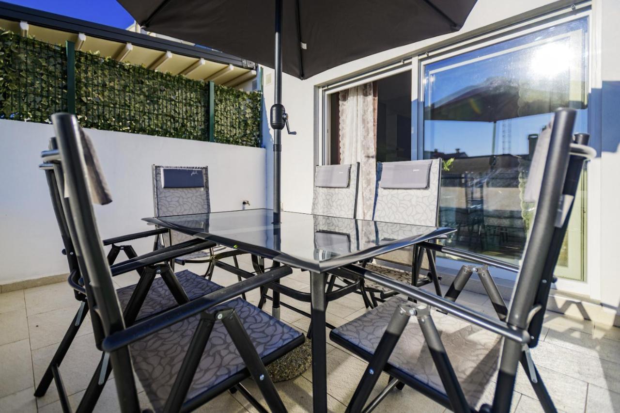 Holiday Apartment Zadar - With Summer Balcony And Parking Bagian luar foto