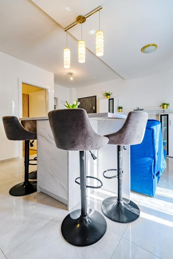 Holiday Apartment Zadar - With Summer Balcony And Parking Bagian luar foto