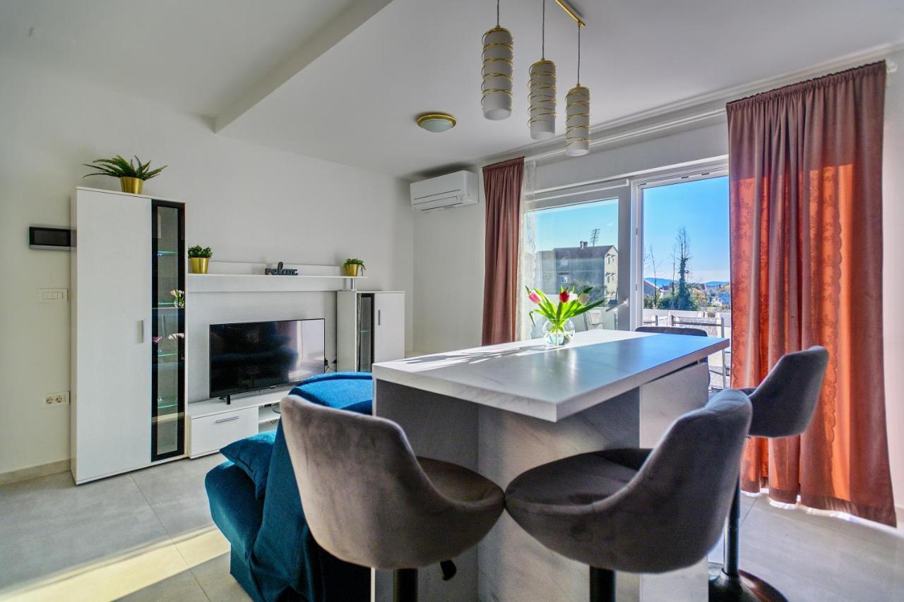 Holiday Apartment Zadar - With Summer Balcony And Parking Bagian luar foto