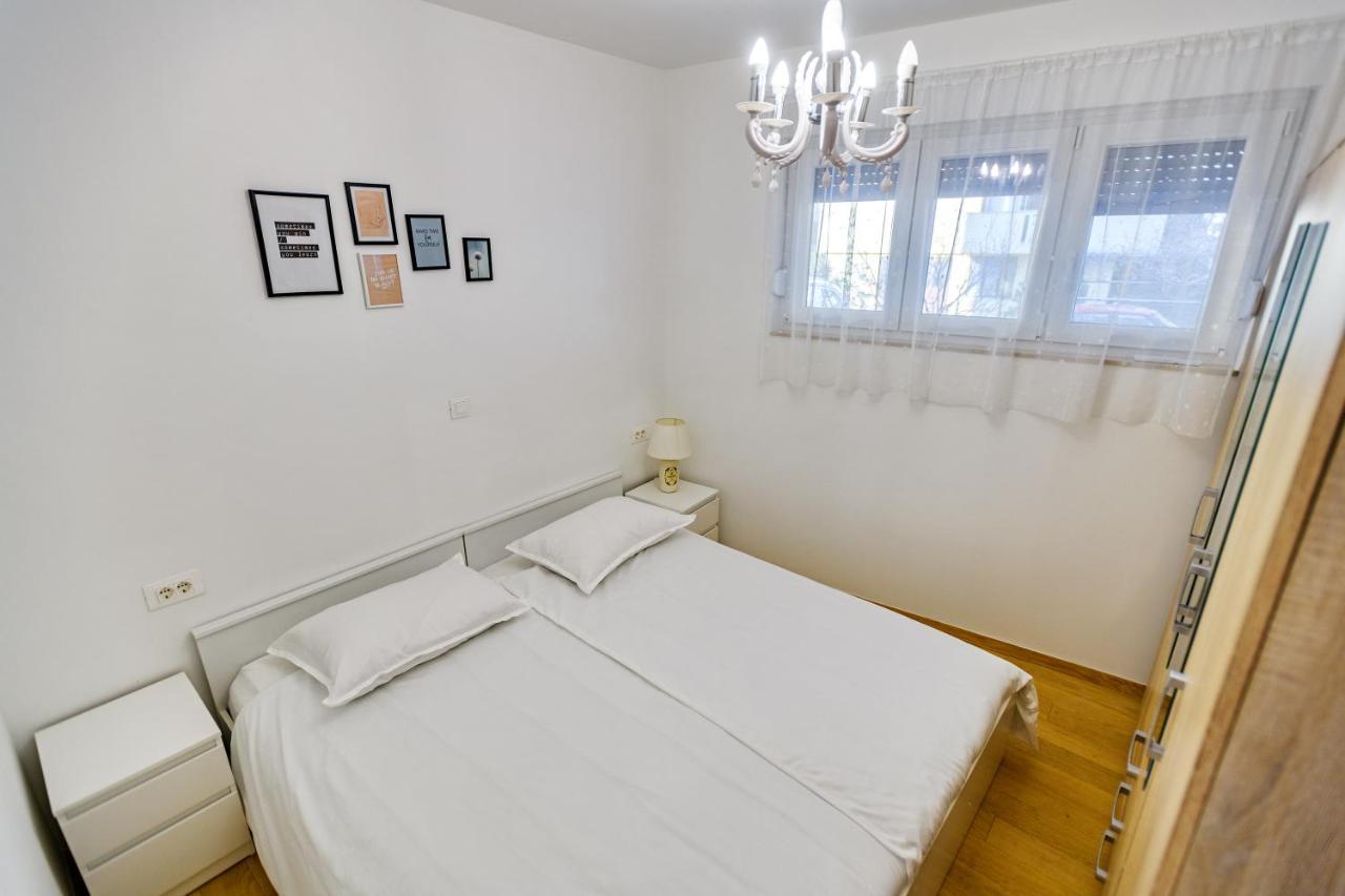 Holiday Apartment Zadar - With Summer Balcony And Parking Bagian luar foto