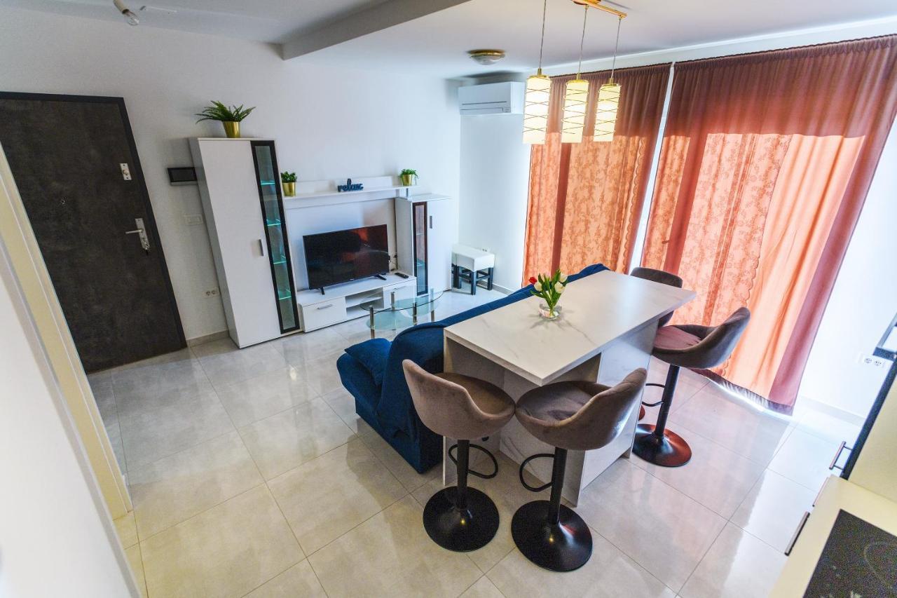 Holiday Apartment Zadar - With Summer Balcony And Parking Bagian luar foto