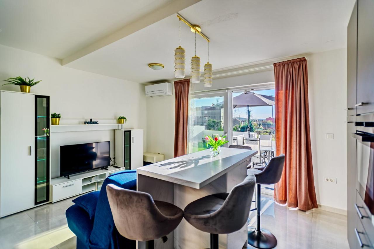 Holiday Apartment Zadar - With Summer Balcony And Parking Bagian luar foto