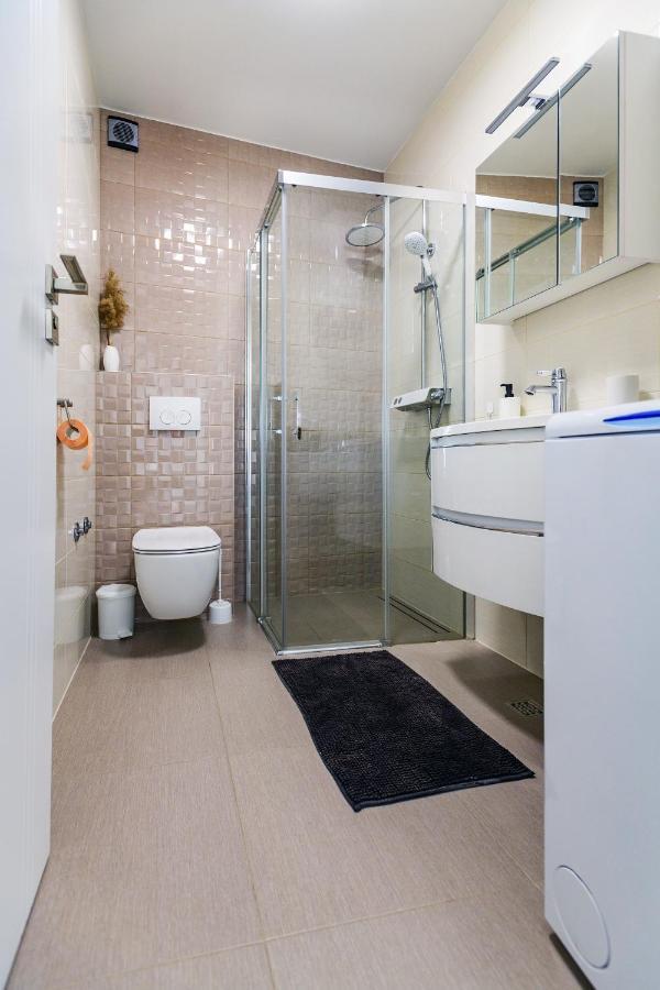 Holiday Apartment Zadar - With Summer Balcony And Parking Bagian luar foto